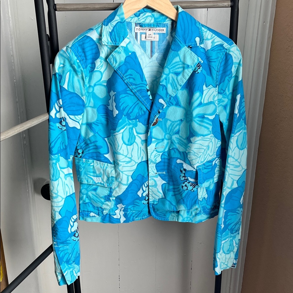 Tommy Hilfiger Women's Shades of Blue Green with Navy Blue Floral Print Blazer